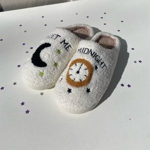 🪩✨ Taylor Swift Cozy House Slippers Slip-On Shoes Meet Me at Midnight NWT